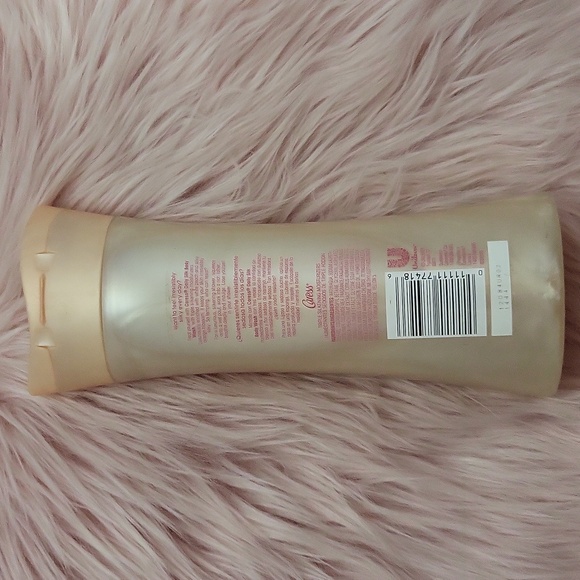 RARE!! Brand New DISCONTINUED CARESS DAILY SILK BODY WASH - Picture 2 of 3